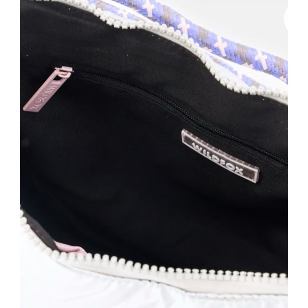 WILDFOX Silver Puffer Crossbody Bag Crescent Puffy Cloud Sling Rope Strap NWT - Picture 4 of 4
